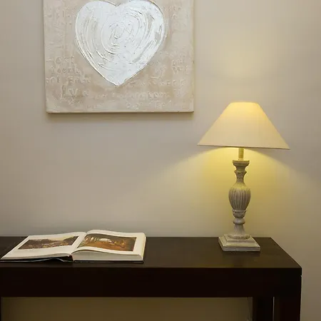 Opening Doors Aribau アパート