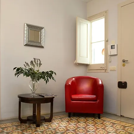 Opening Doors Aribau דירה