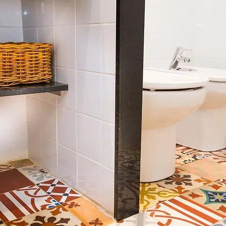 Opening Doors Aribau Apartman *